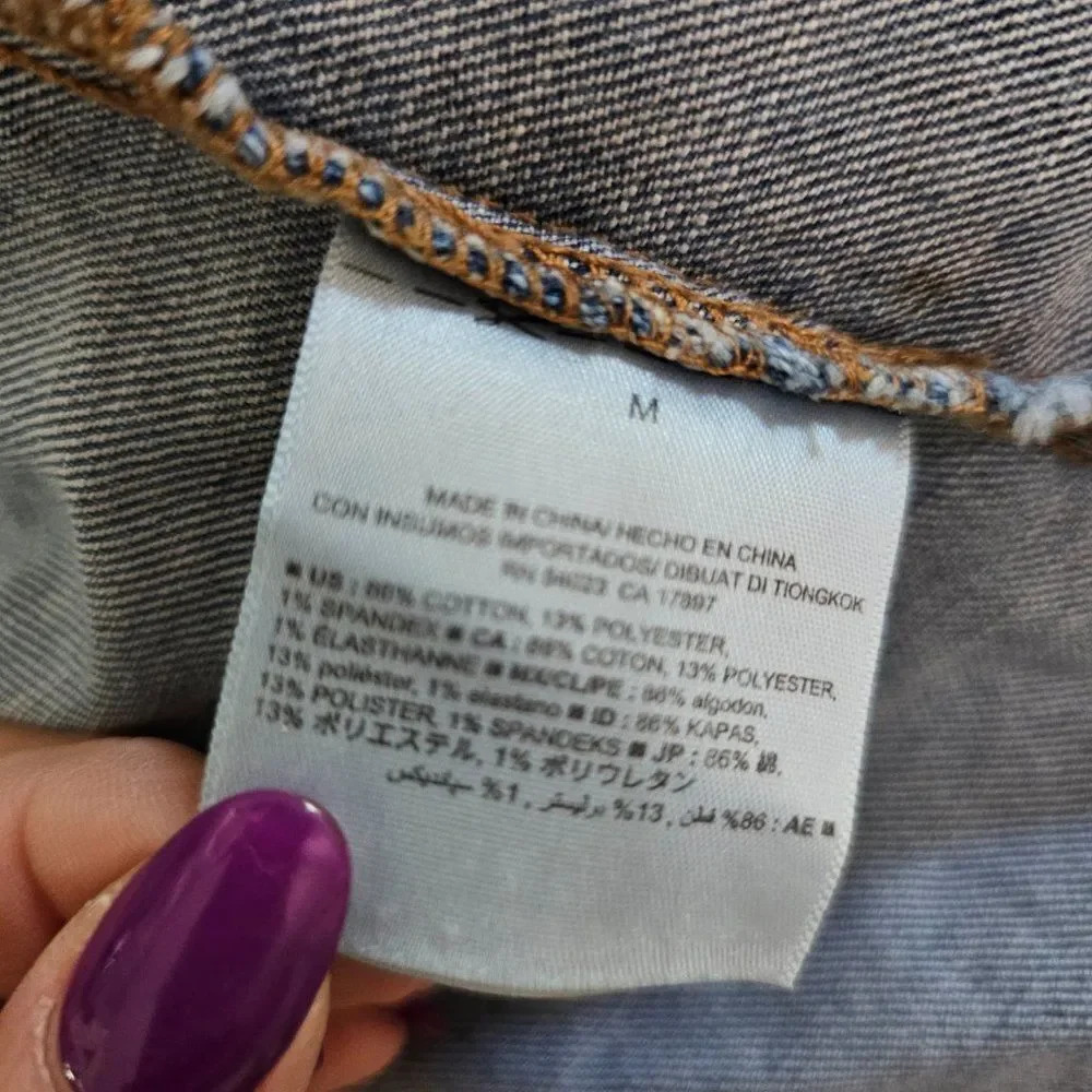 Old Navy Women's Blue Classic Long Sleeves Jean Jacket Size Medium - Picture 14 of 14